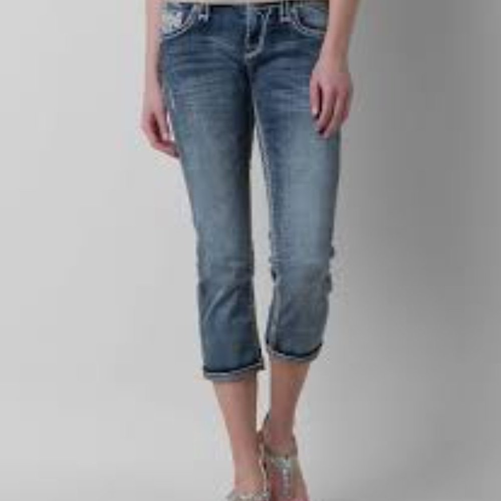 Rock Revival Arisa Crop, Style: EP9229C202, 31x23, EUC, $188 MSRP - Picture 11 of 13